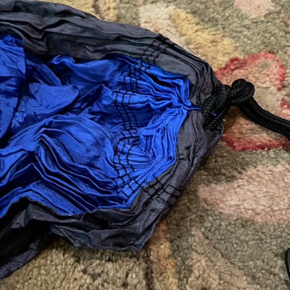 Blue and gray Eno with the carry-on bag including the straps - Picture 2 of 6